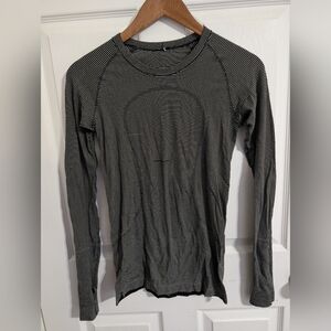 Lululemon Swiftly Tech Womens Top Black White Stripes Long Sleeve Size 6